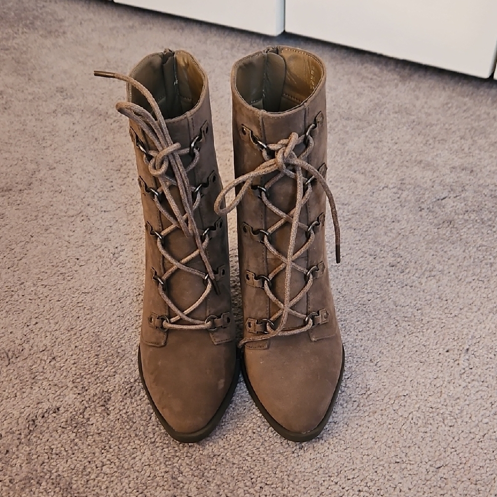 Stylish Brown Lace-Up Women's Boots